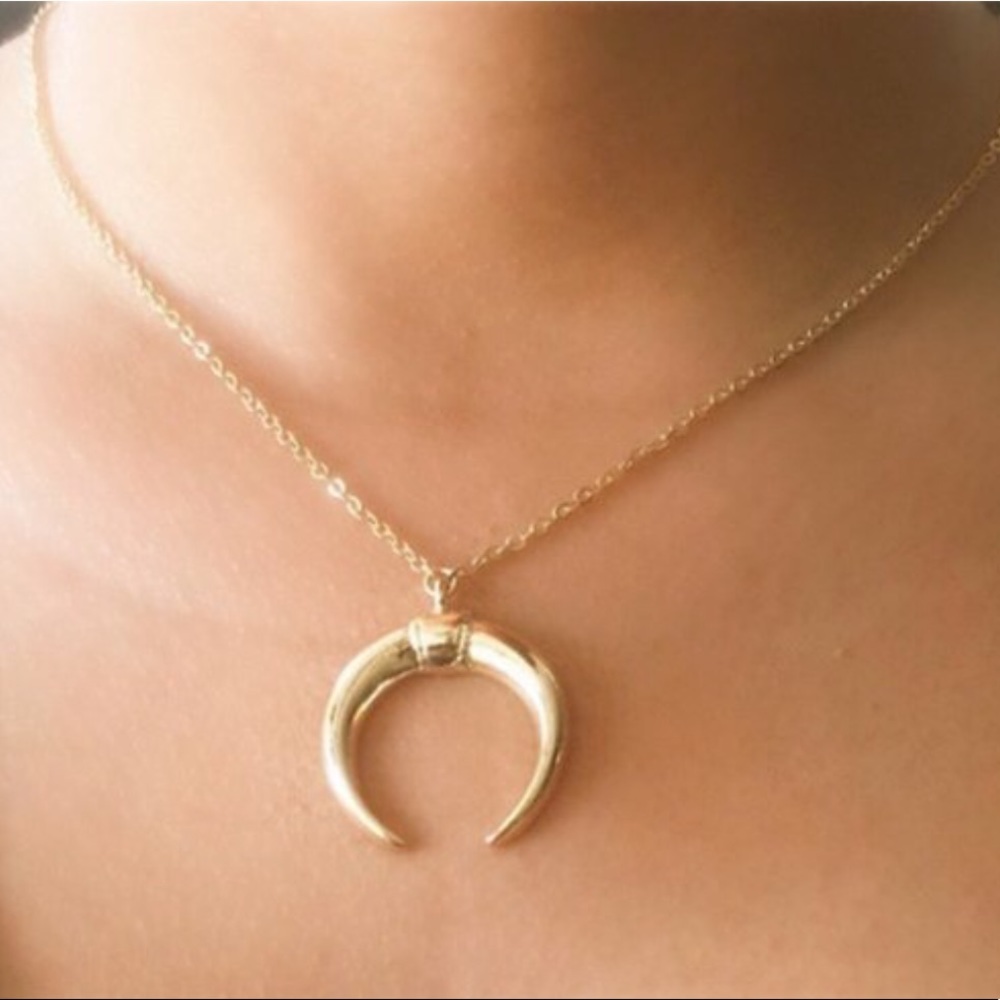 ✨Crecent Moon Necklace✨ - Picture 1 of 2
